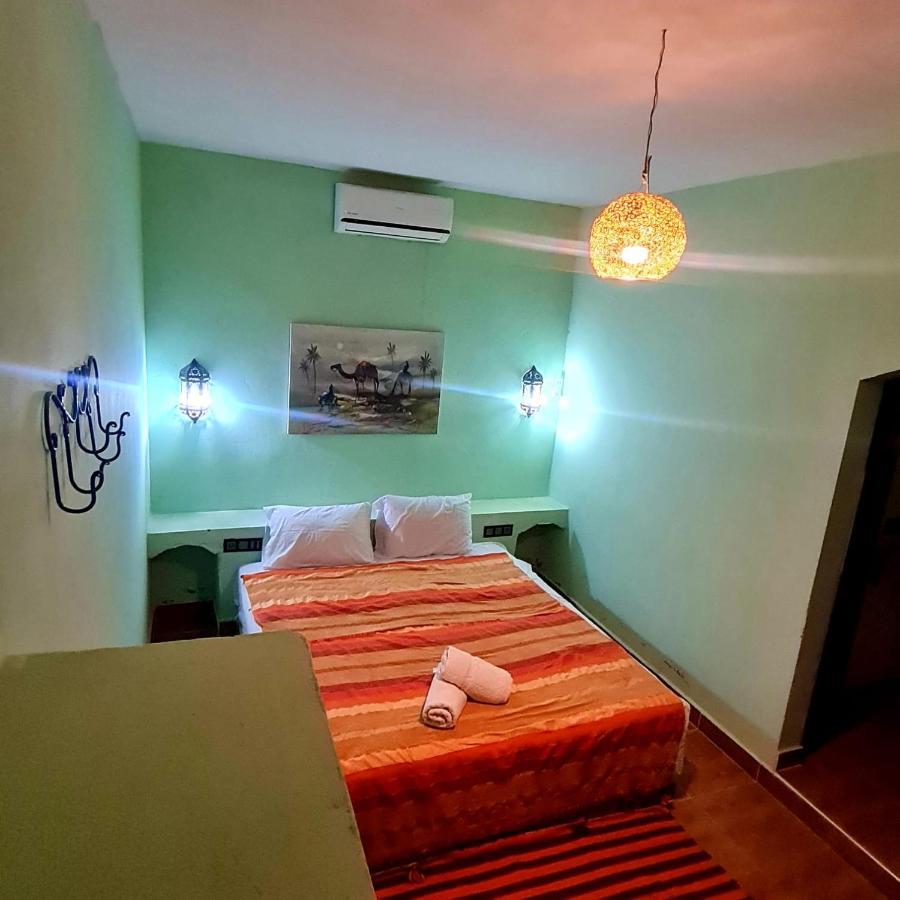 Riad Hotel Les Flamants Мерзуга Экстерьер фото