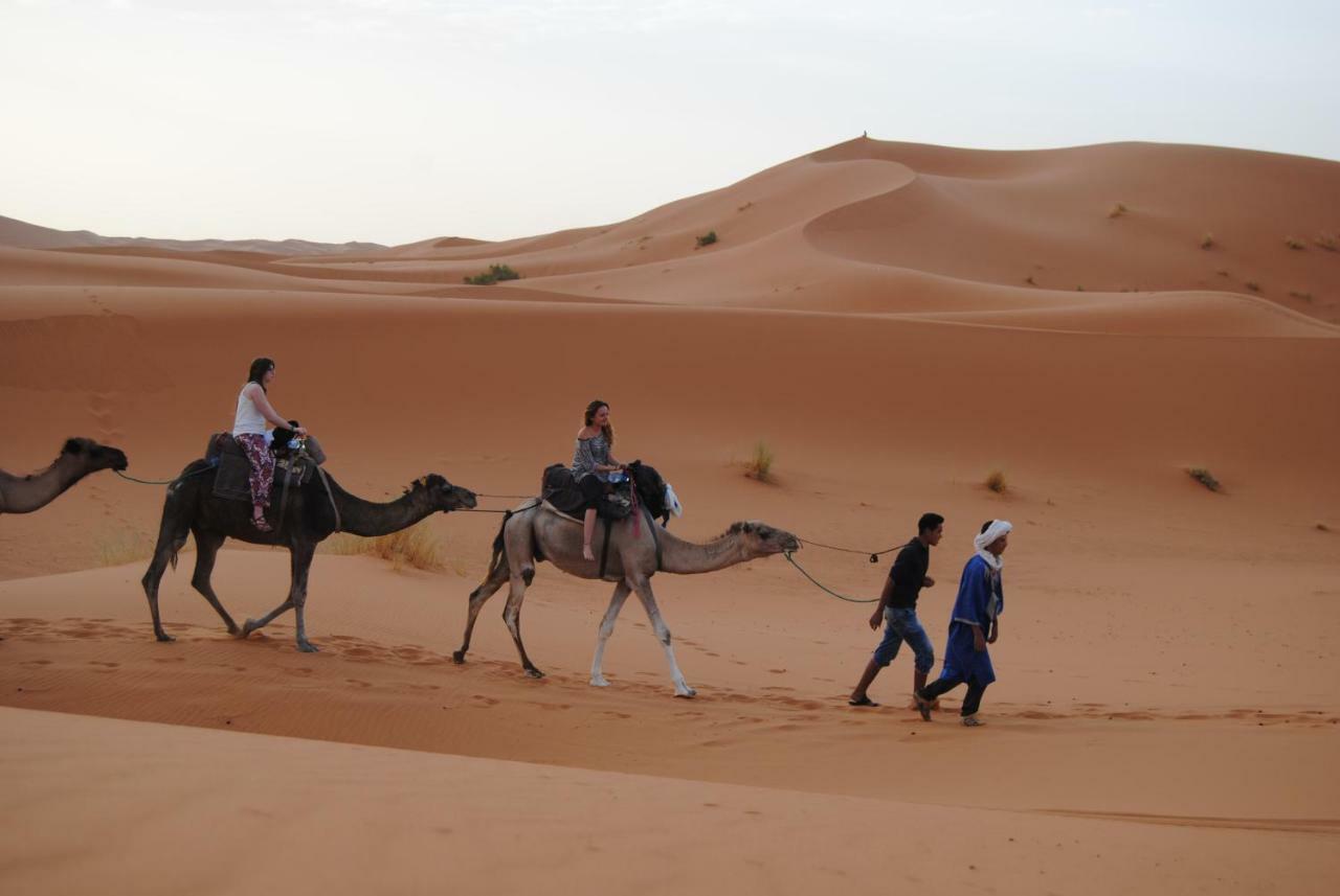 Riad Hotel Les Flamants Мерзуга Экстерьер фото