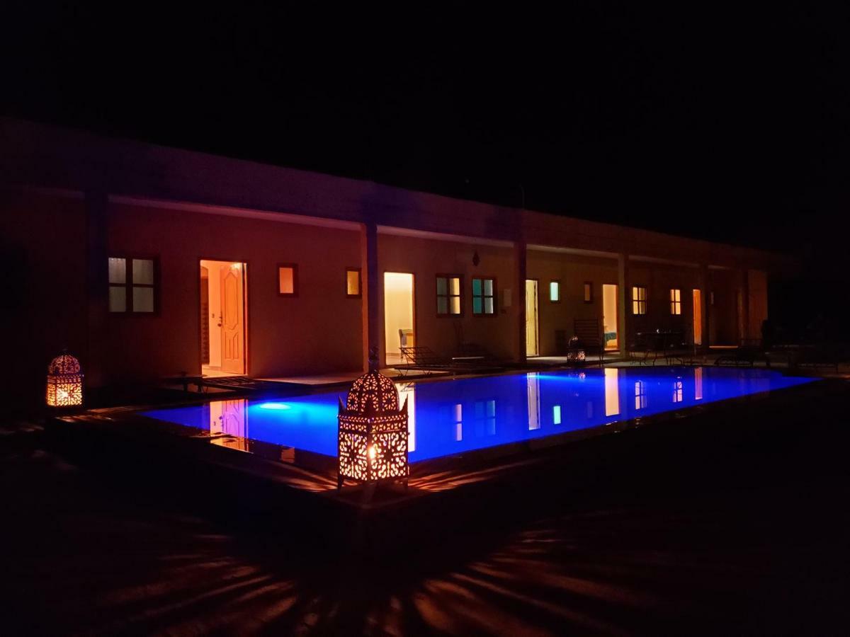 Riad Hotel Les Flamants Мерзуга Экстерьер фото