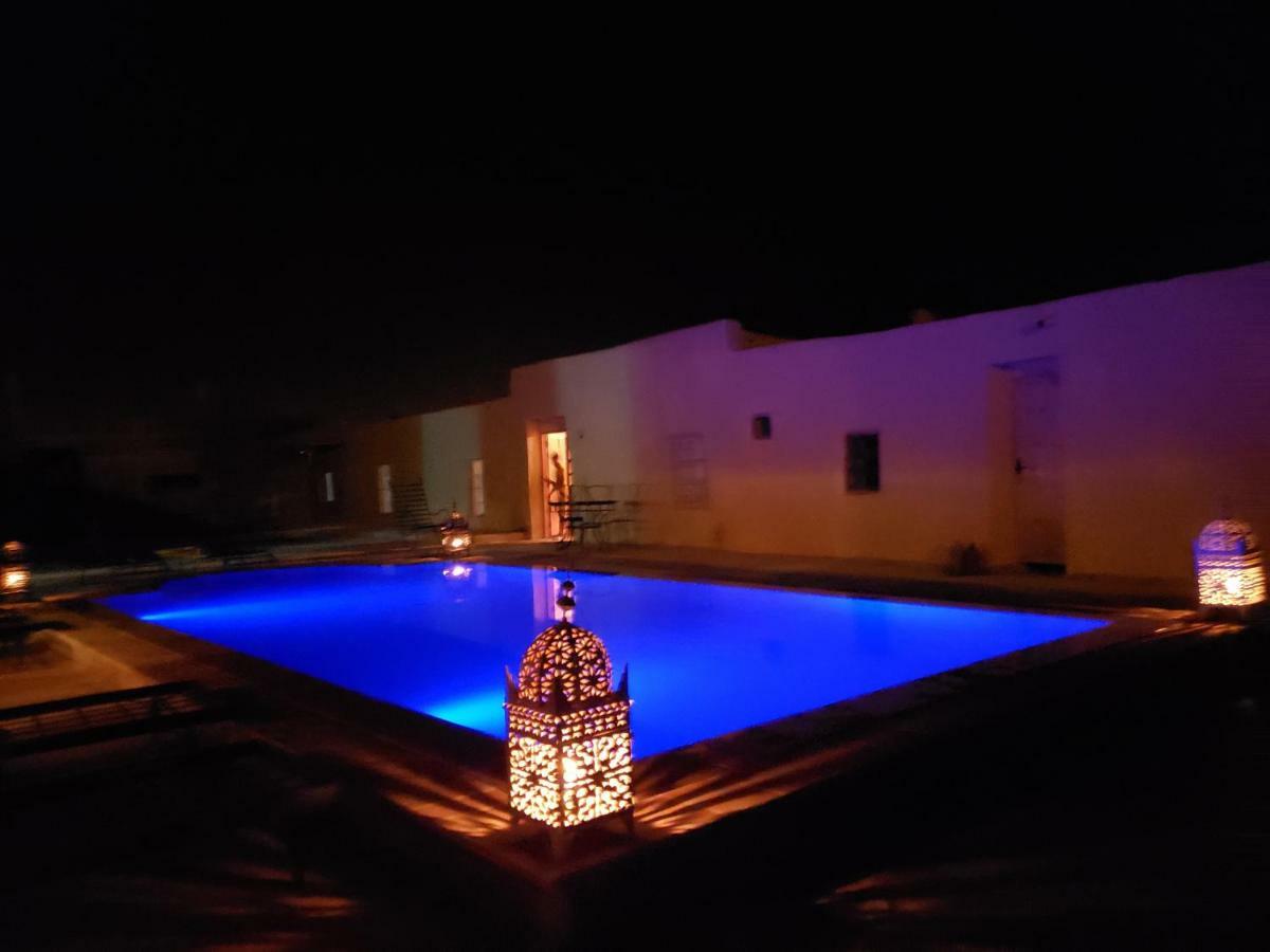 Riad Hotel Les Flamants Мерзуга Экстерьер фото